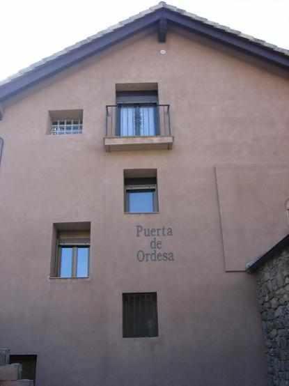 Apartamentos Puerta De Ordesa Laspuña Kültér fotó