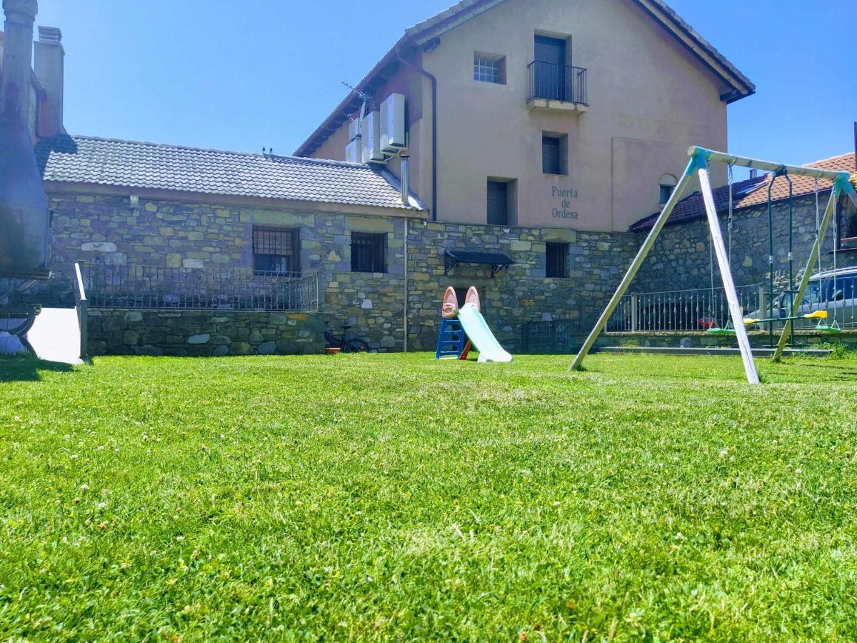 Apartamentos Puerta De Ordesa Laspuña Kültér fotó