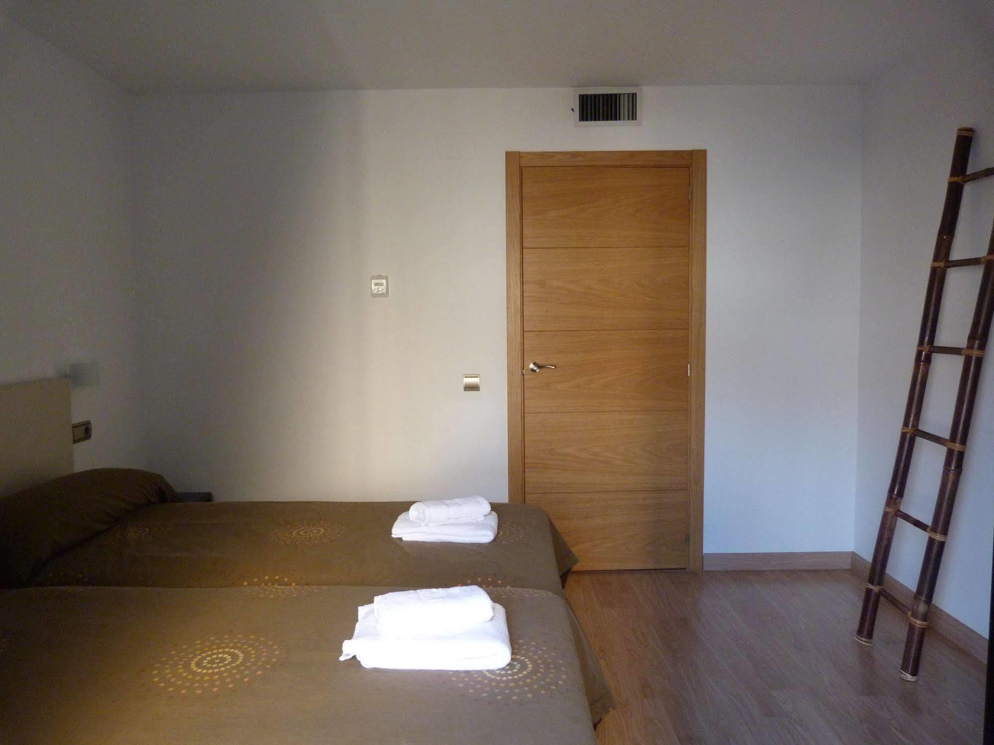 Apartamentos Puerta De Ordesa Laspuña Kültér fotó